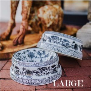 porcelain black and white chinoiserie pet bowls bring! 🐶 LARGE ONLY
